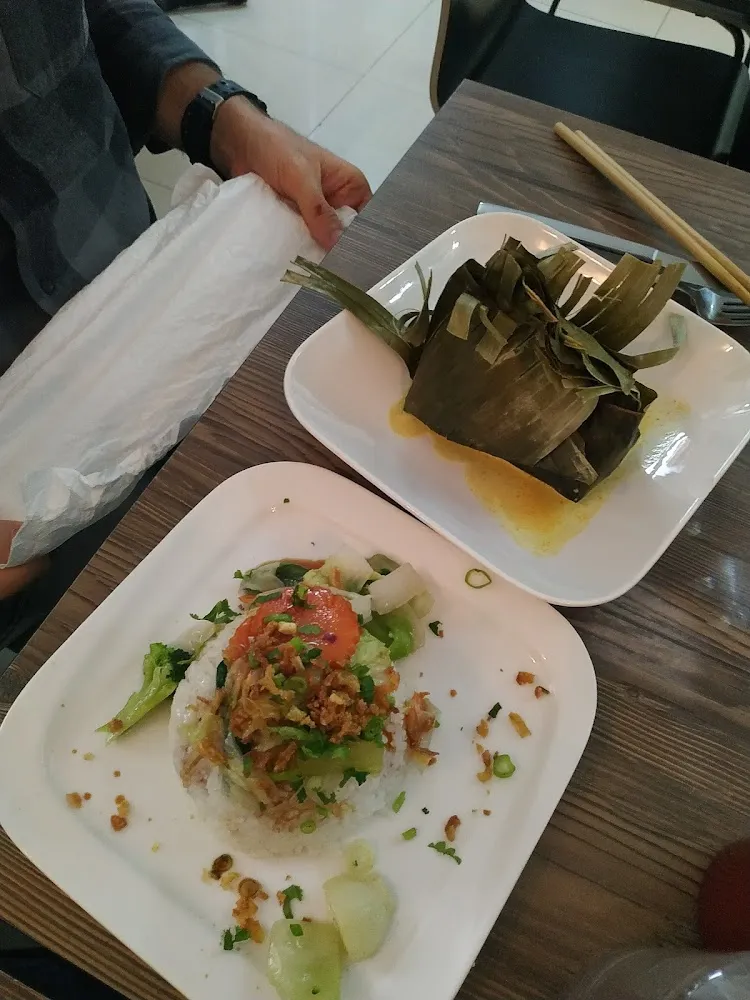 Banh-cuan Raviolis Vietnamiens À la Vapeur Au Poulet Et Aux Crevettes