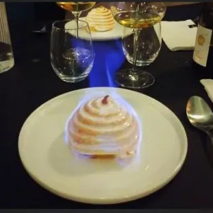 Omelette Norvegienne Flambée Au Cointreau