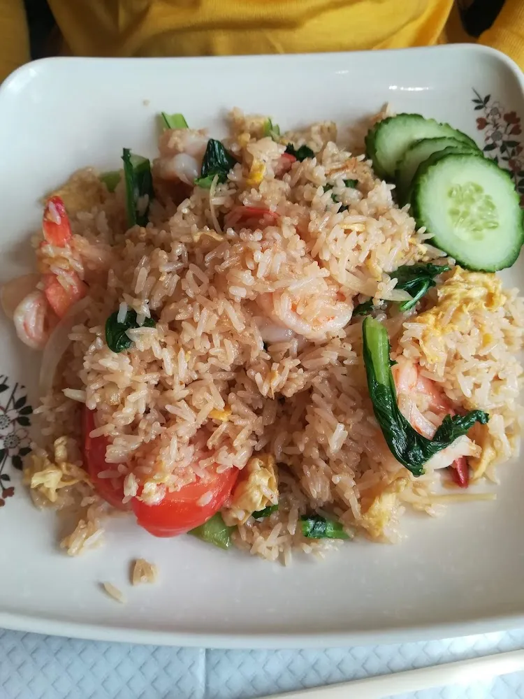 Riz Sauté Aux Crevettes Au Basilic Thaï