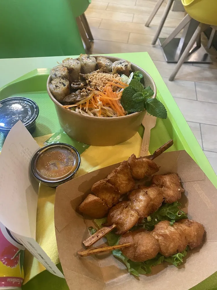 Bo Bun Et Brochette de Poulet