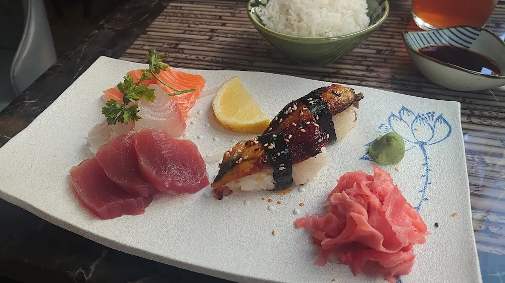 Sashimi Et Sushi À l'Anguille