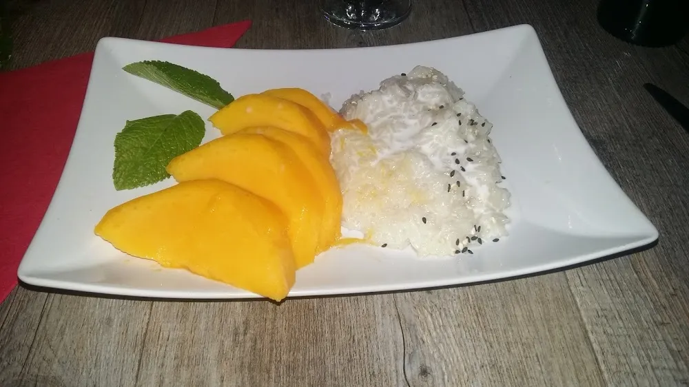 Riz Gluant Au Lait de Coco Et Mangue