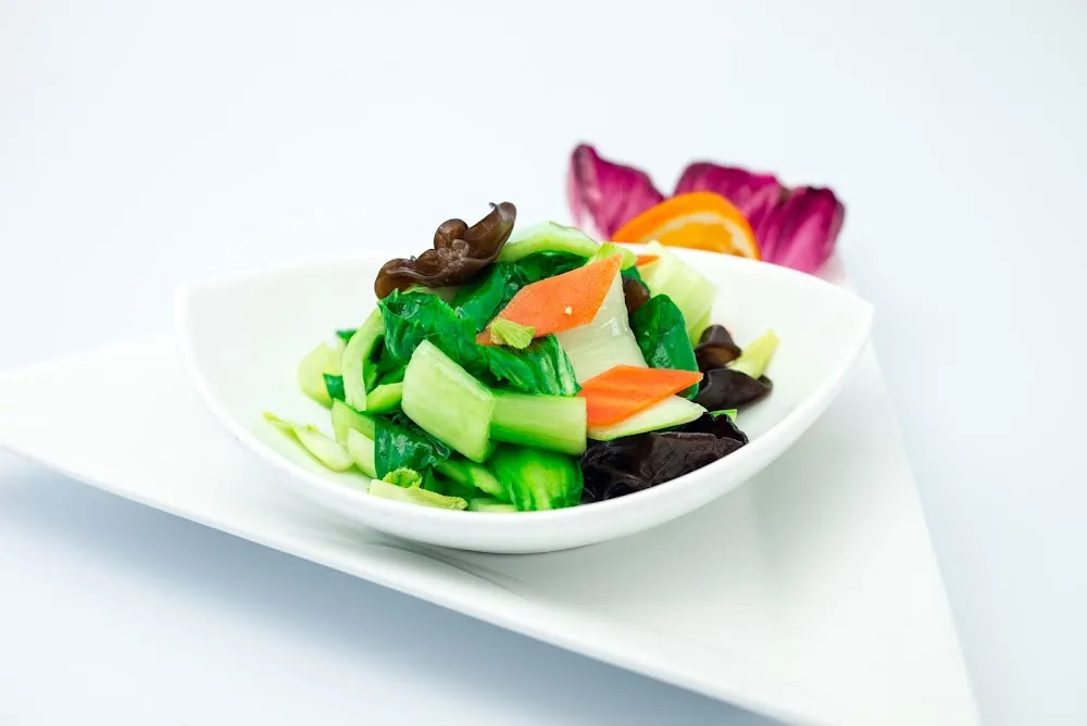 Choux Chinois Sautés Aux Champignons Noirs