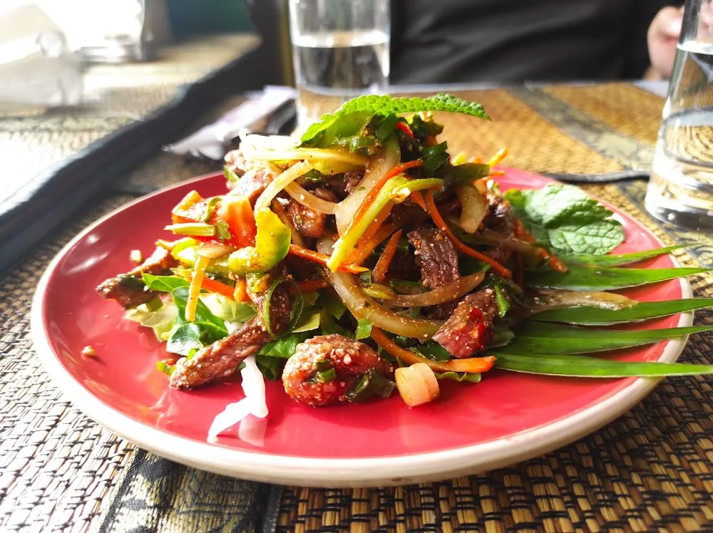 Bœuf Grillé Mélangé d'herbes Thai