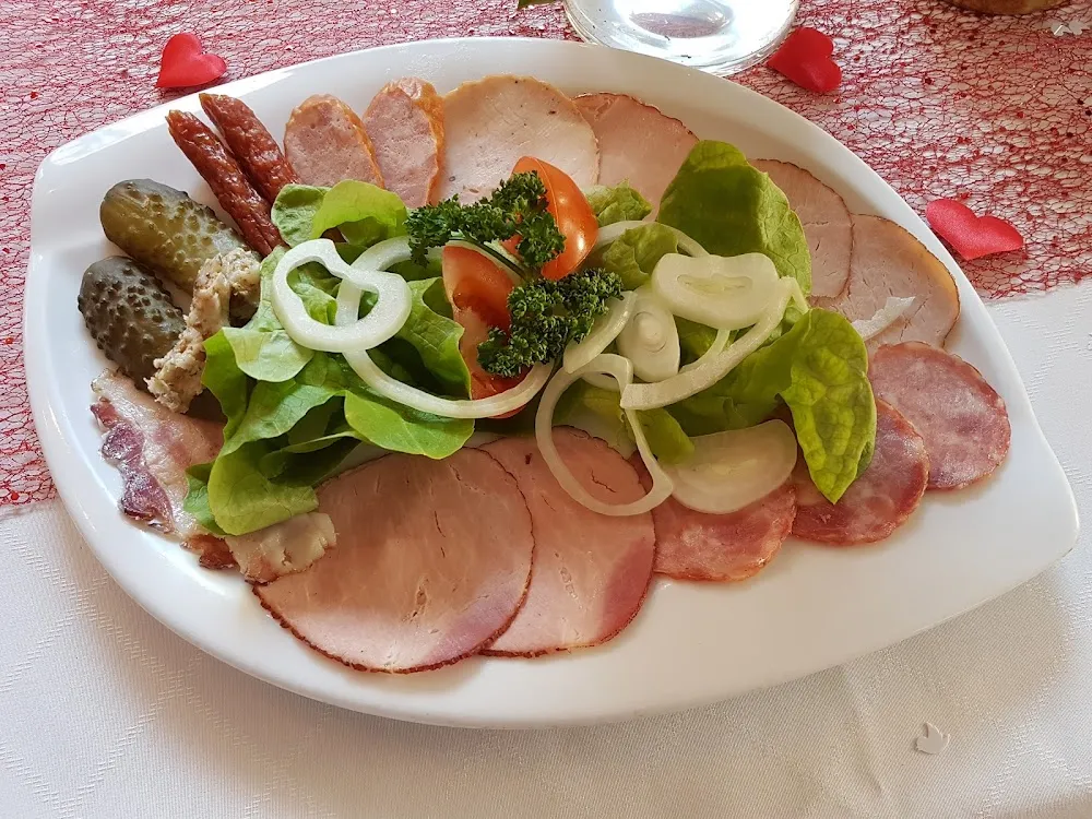 Assiette de Charcuteries À la Polonaise