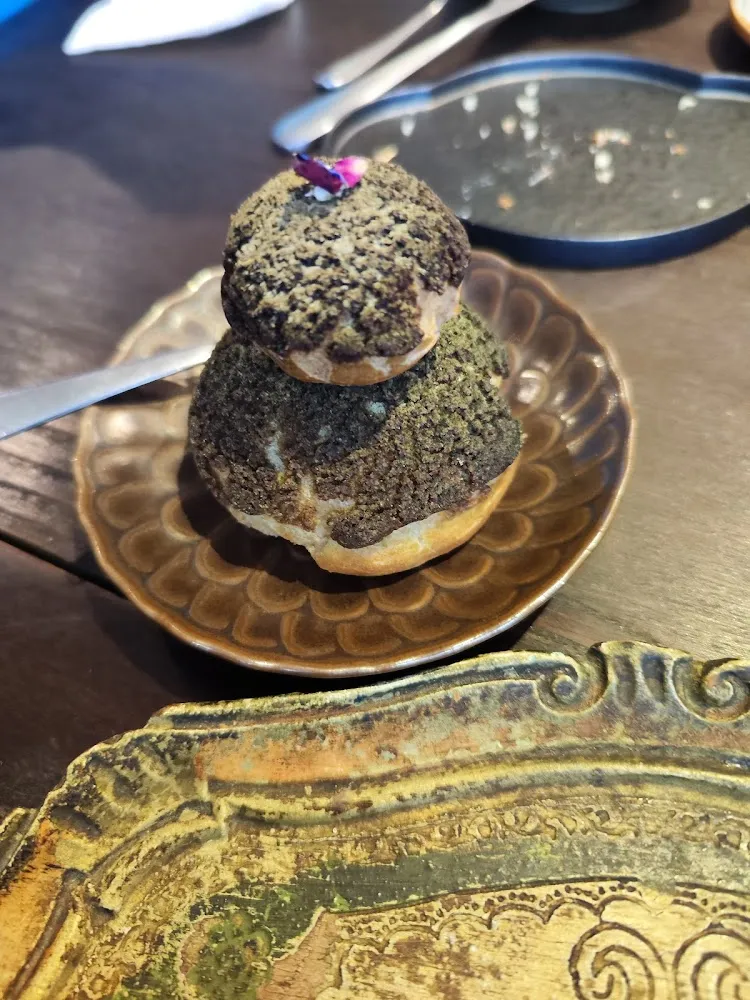 Religieuse Chocolat Avec The Macha