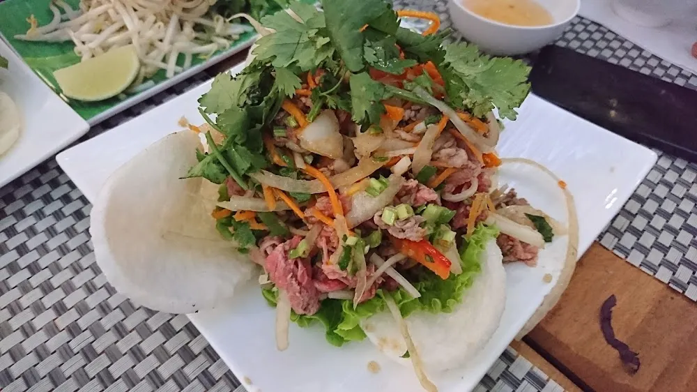 Salade de Bœuf Cru À la Citronnelle