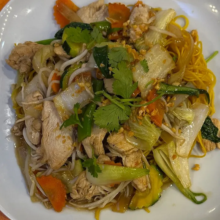 Nouilles Sautées Au Poulet