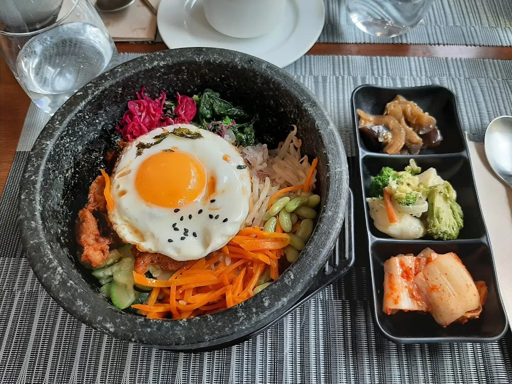 Bulgogi Style Bibimbap Et Crêpe Hotteok