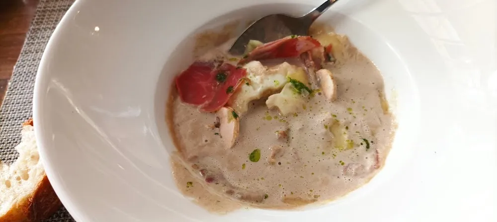 Oeuf Mollet À la Crème de Champignons Parmesan