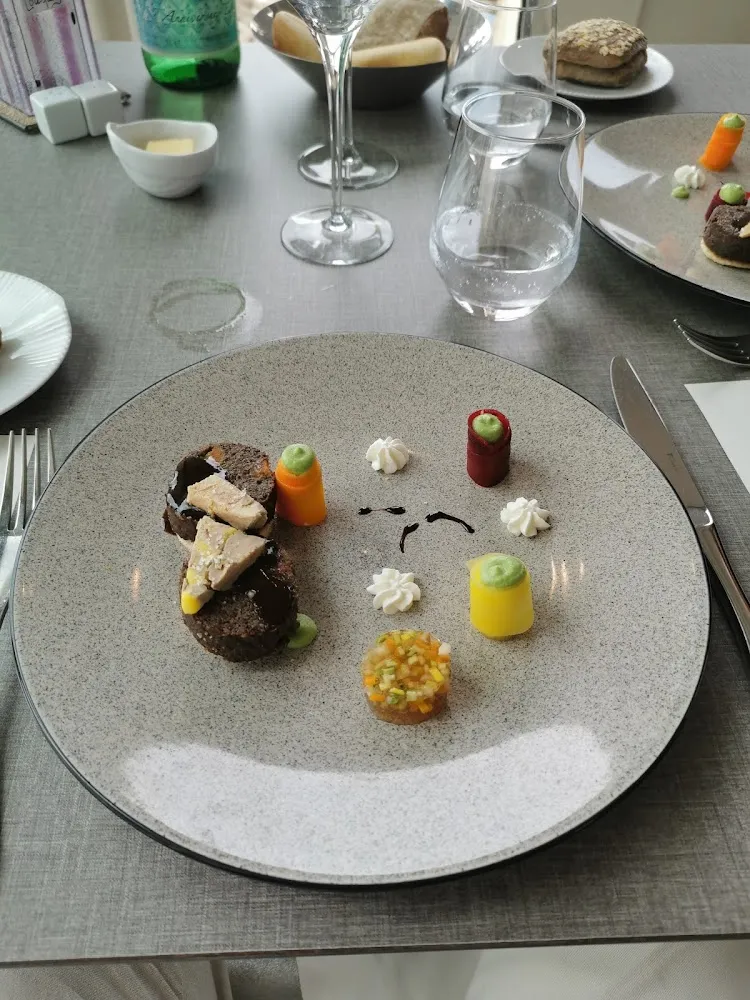 Pressé de Joue de Bœuf Confite Et Foie Gras