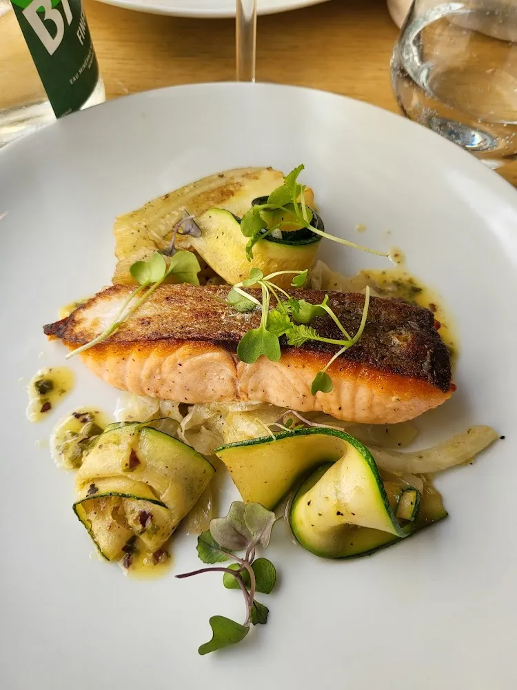 Saumon Et Ses Légumes de Saison