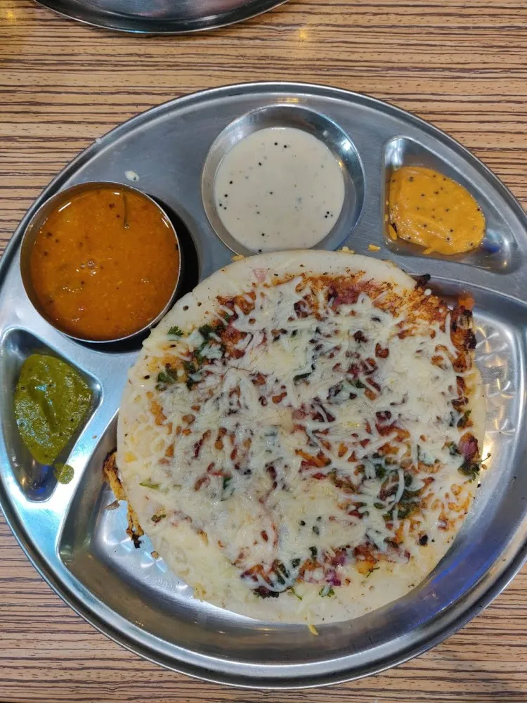 Tomato Cheese Onion Uthapam