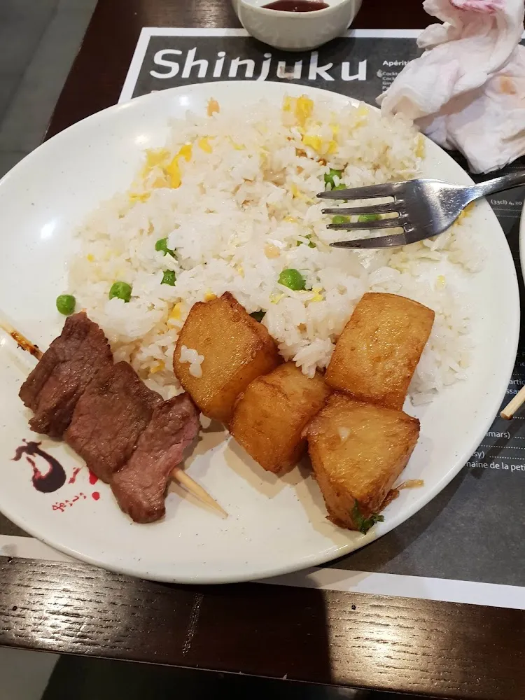 Riz Cantonais Brochettes Mixtes