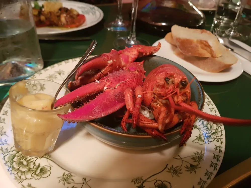 Homard Avec Mayonnaise Au Piment d'Espelette