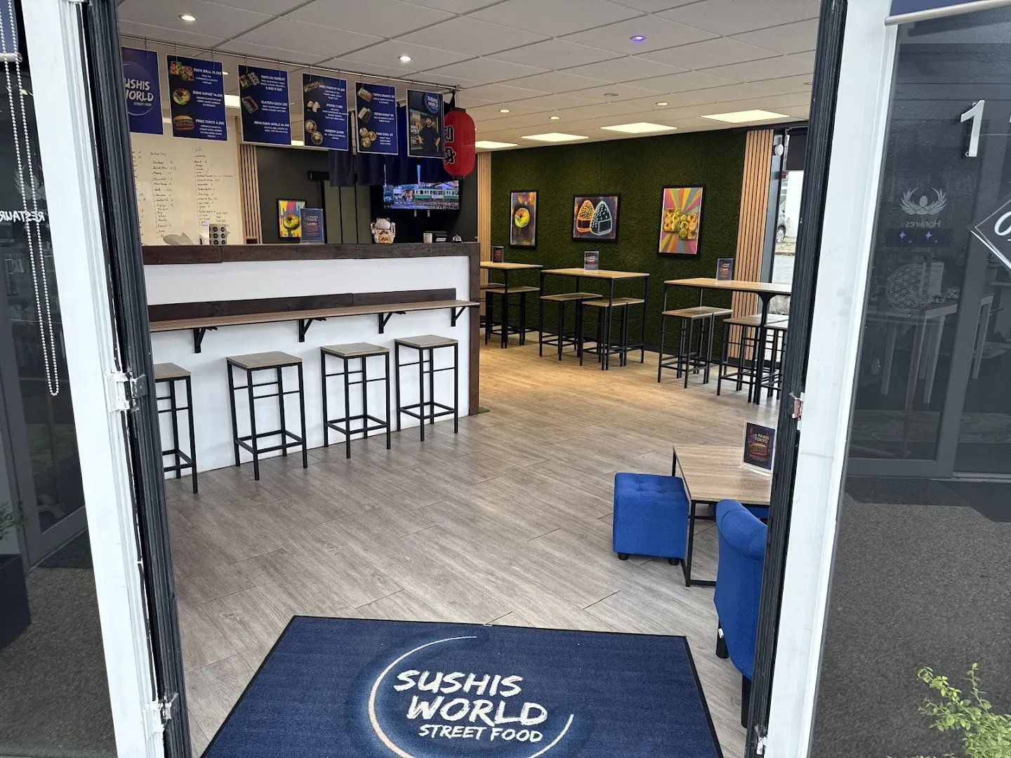 Sushis world street food