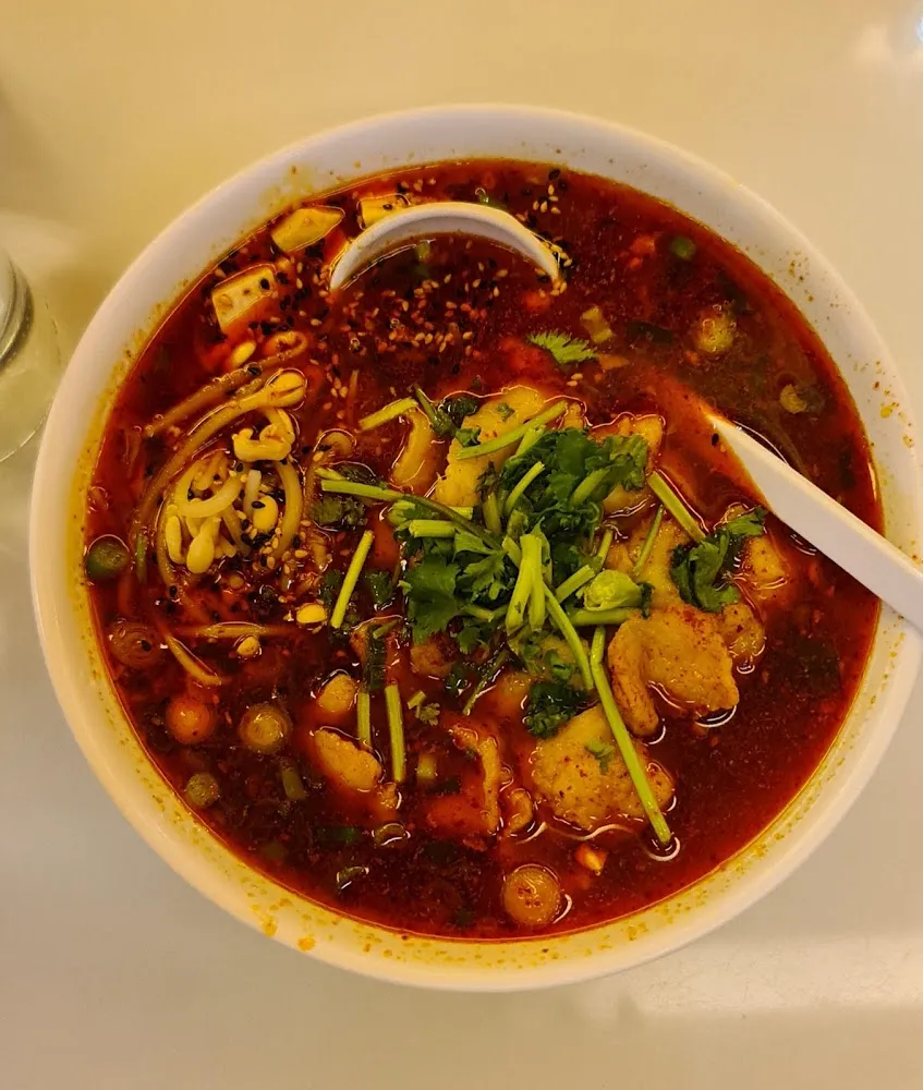 Soupe de Lamen Au Filet de Poisson À la Sauce Sichuanaise