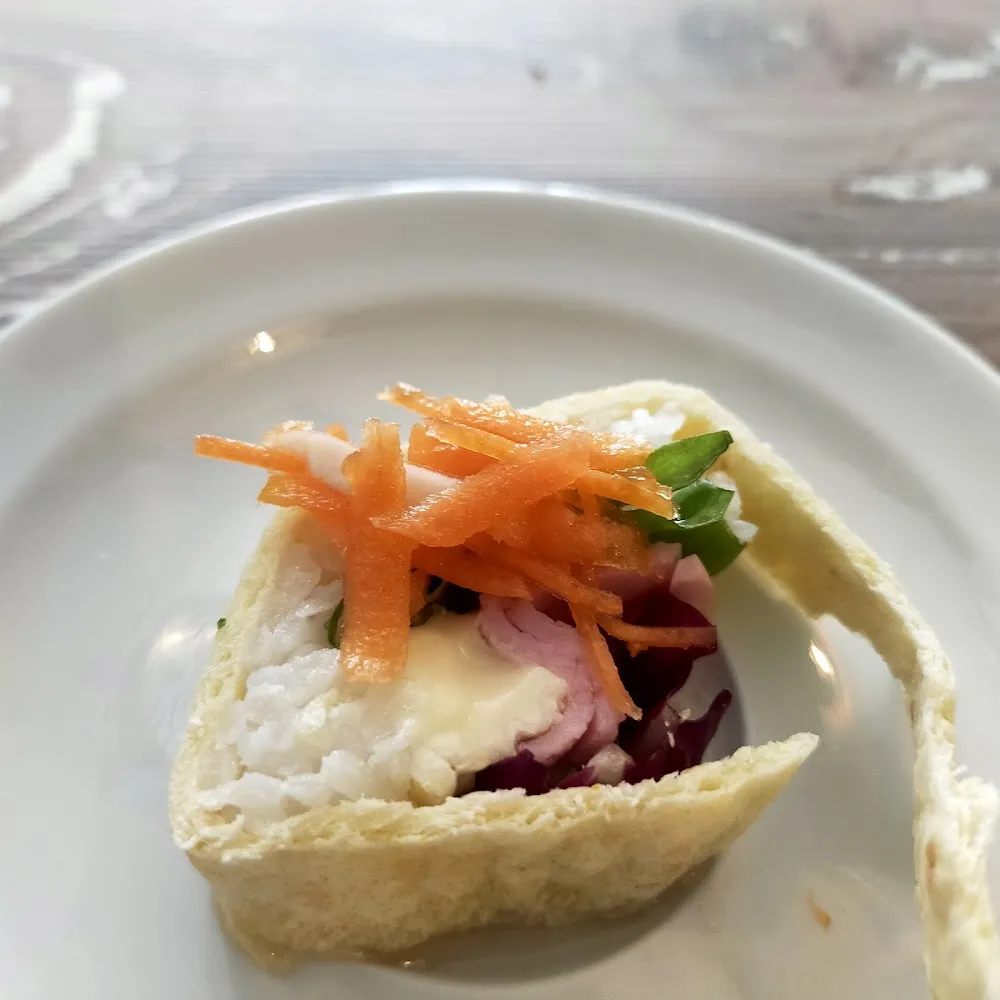 Roulé Au Camembert Et Jambon Sur Riz À la Japonaise