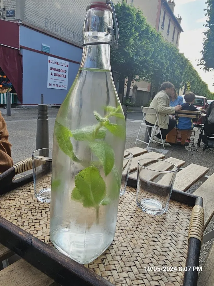 น้ําเปล่า