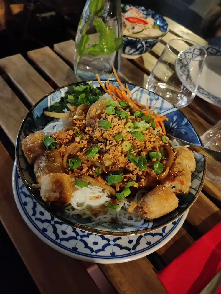 Bobun Légumes Nems Cacahuètes