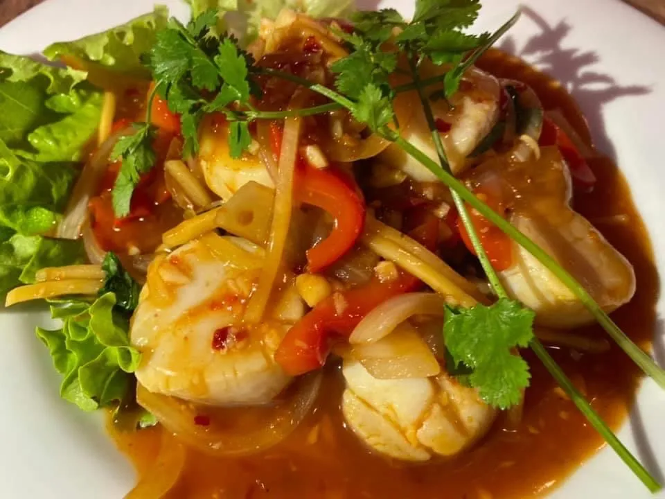 T28 Noix de St Jacques Aux Feuilles de Basilic