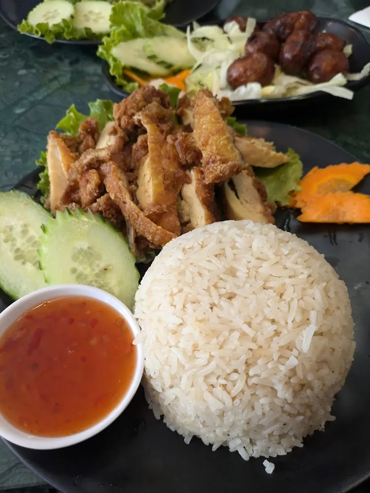 khao man kai tod ข้าวมันไก่ทอด