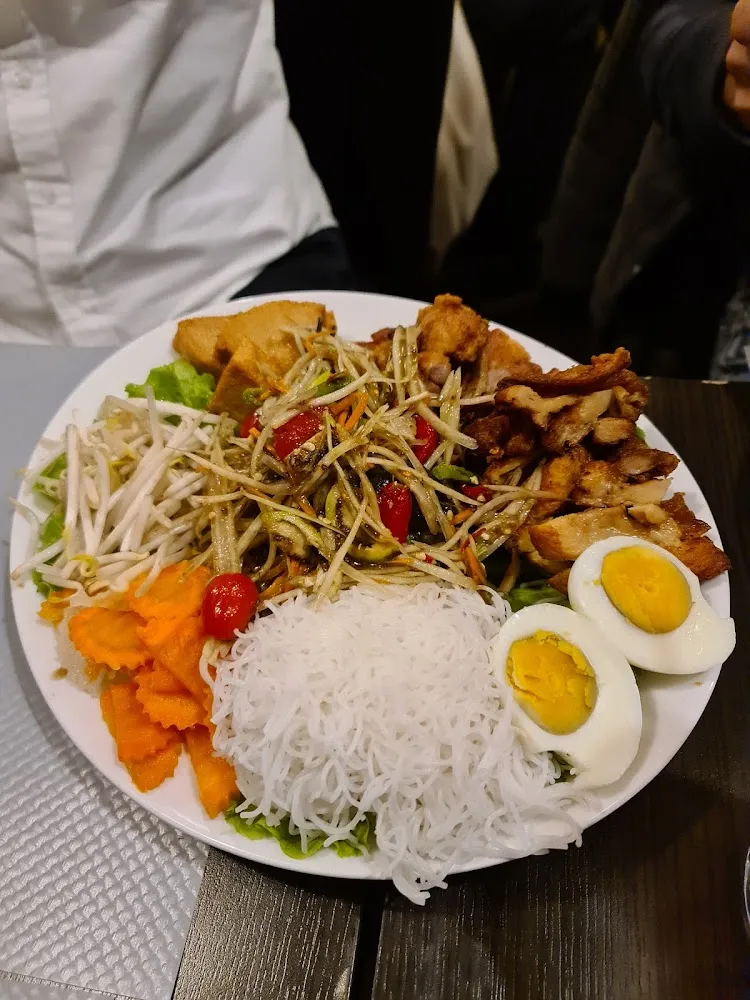 som tam trad ส้มตำถาด