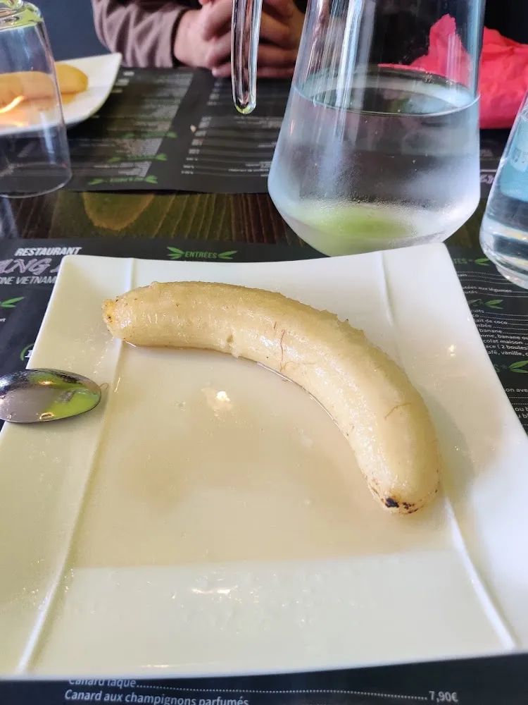 Banane Flambée Devant Soi Par la Gérante