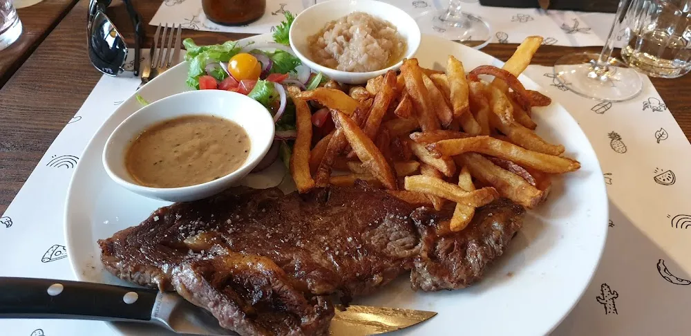 Entrecôte Siementhal Sauce Poivre Et Frites Maison