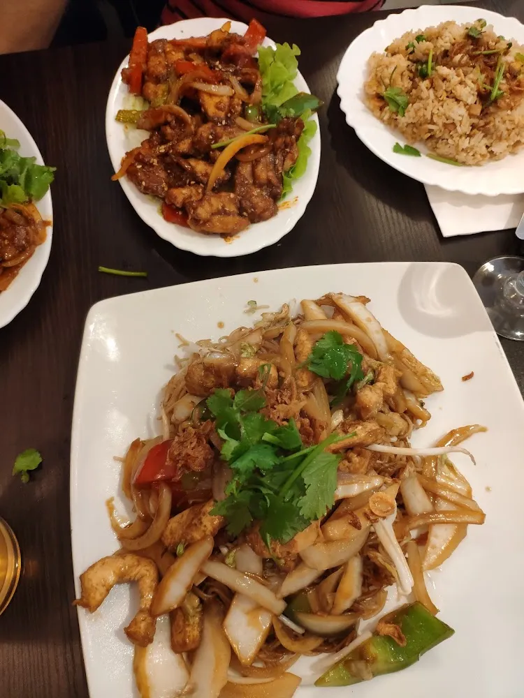 Poulet Sauté Riz Cantonais