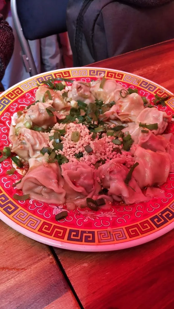 Raviolis Au Porc Végétariens À la Sauce Piment Soja