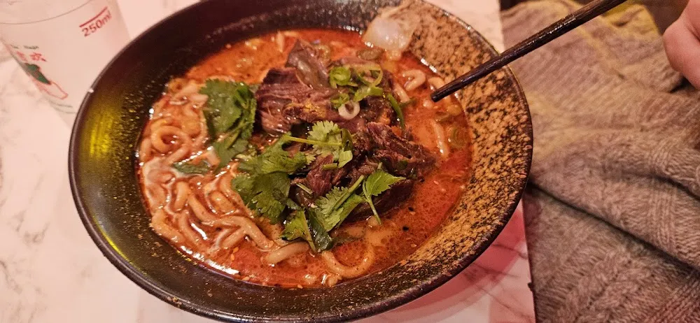 Soupe de Raviolis Au Porc Et