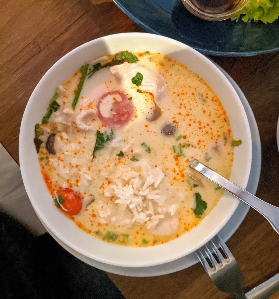 Soupe de Poulet Coco-citronnelle