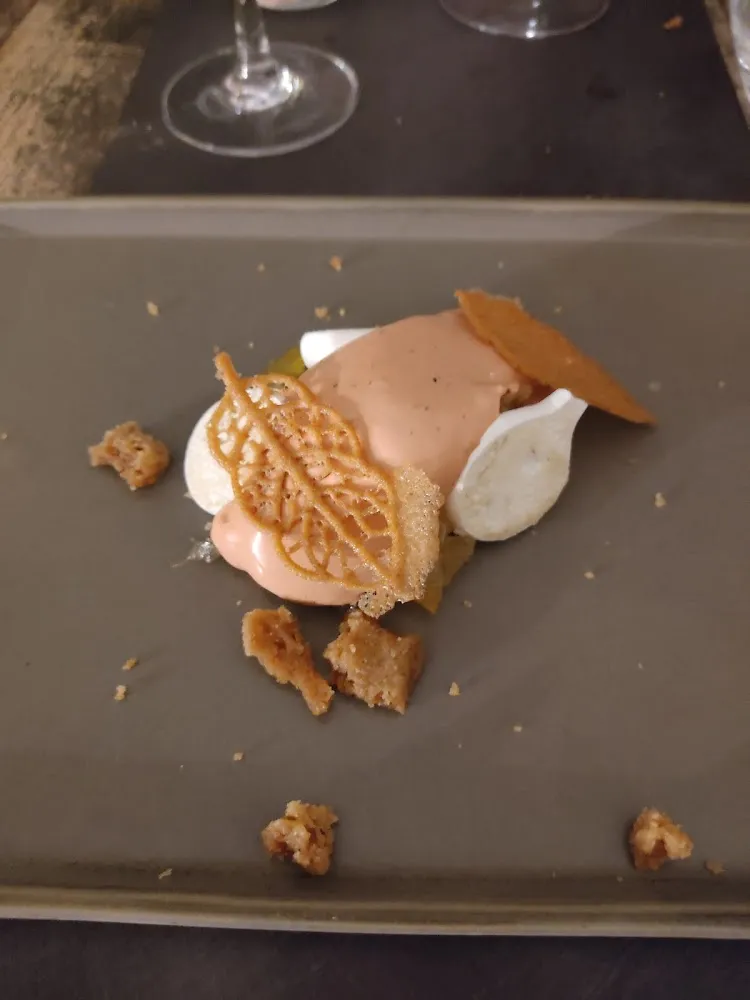 Sorbet Crème de Cassis Sur Crème Au Youssou