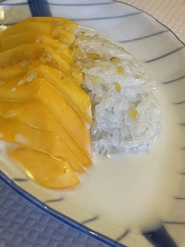 Sweet Sticky Rice with Mango