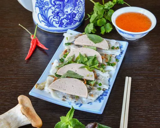 Banh Cuon Cha Lua