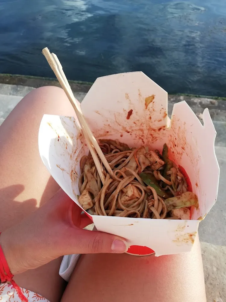 Veggie Brocoli Champignons Cacahouète Sauce Saigon